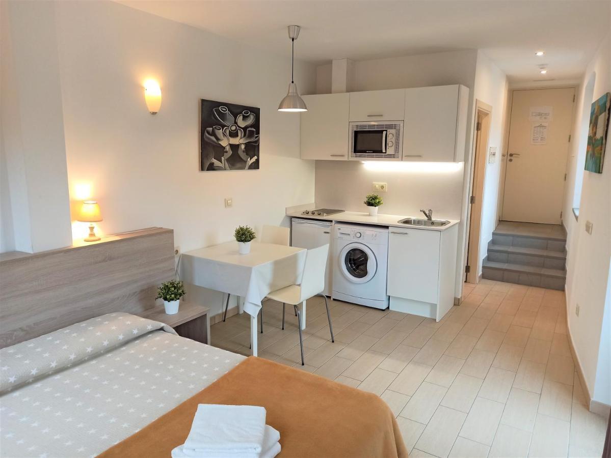Apartaments Fonda Comerc Torroella de Montgrí Exterior foto
